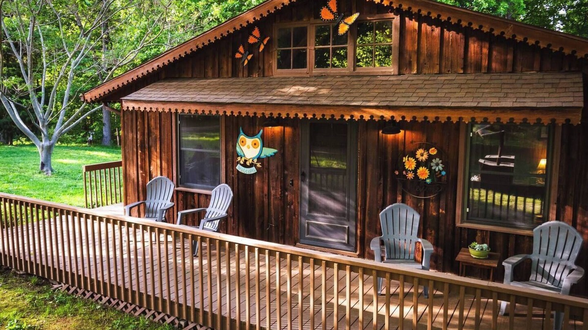 Dundas Cabin | Fox Creek Cabin, Fox Creek Cabin | Cozy & Private Luxury Retreat on 30 Acres in Olney