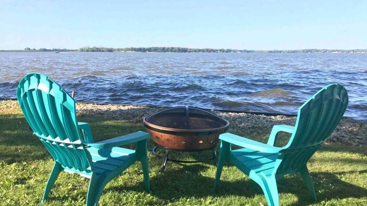 Fox Lake House | Fox Lake "Funcation" ★ 3 King Beds ★ Chain O Lakes