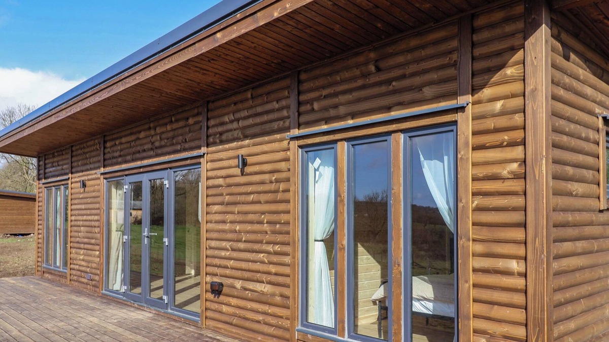 Chard Cottage | FOXGLOVE, family friendly, character holiday cottage in Chard