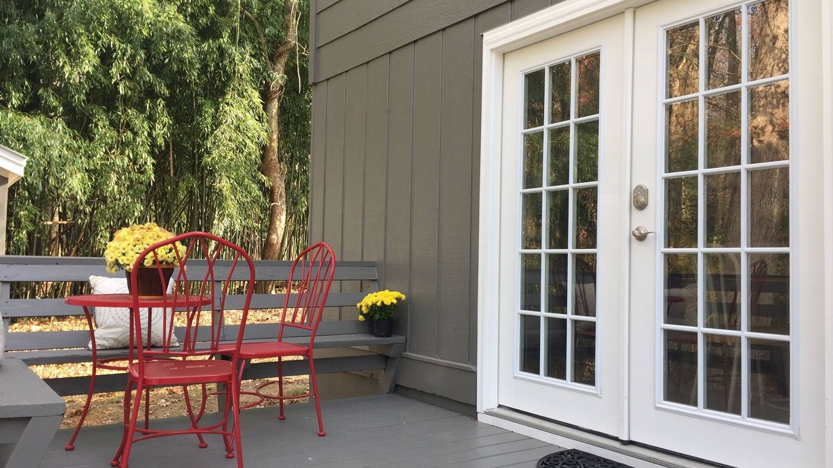 Hendersonville Cottage | Foxhole Cottage - Close to downtown