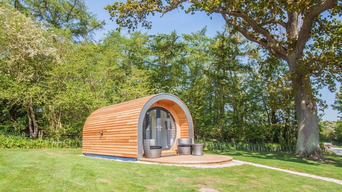 Pickering Cabin | Foxtail Glamping Pod - sleeps 2 | Gold Award winning