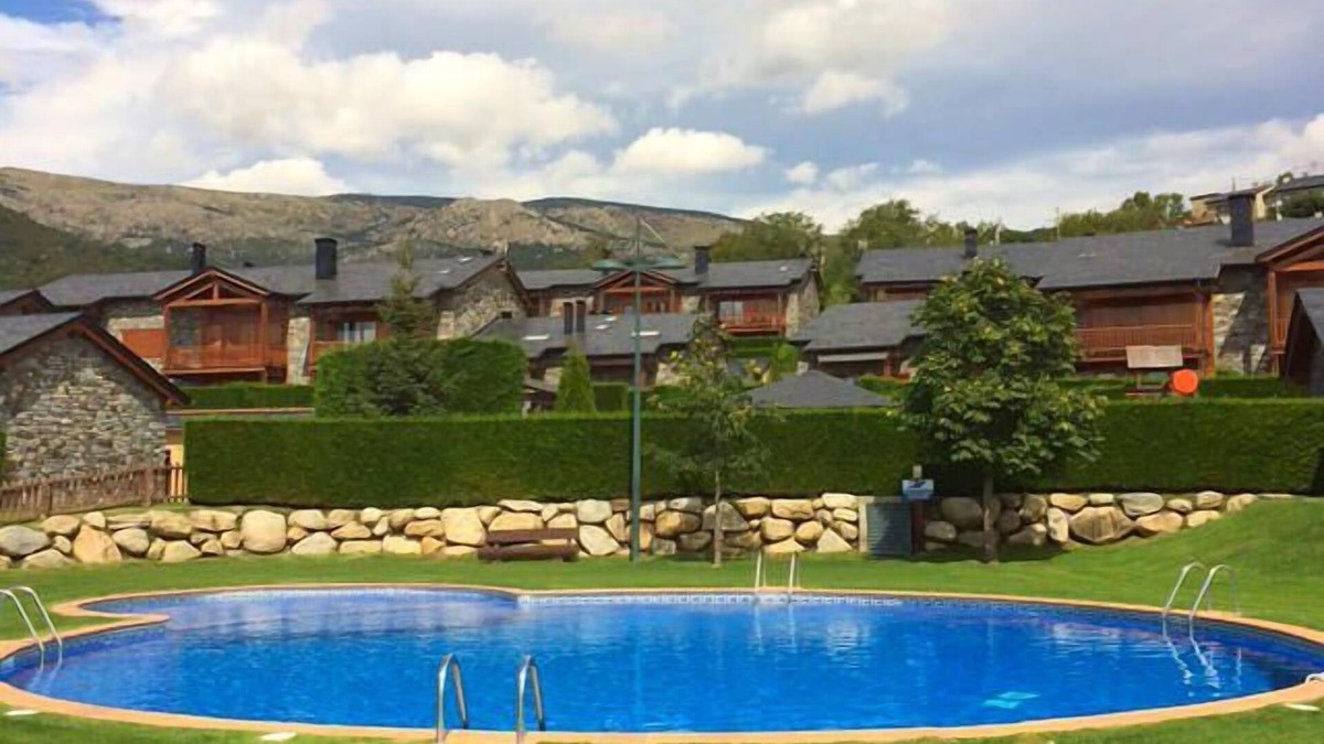 Angoustrine House | ANGOSTRINA I La Solane