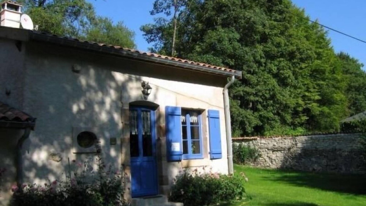 Beausite Cottage | Charming Restored Lorraine Home: Fireplace, Terrace, Near Verdun & Bar-le-Duc