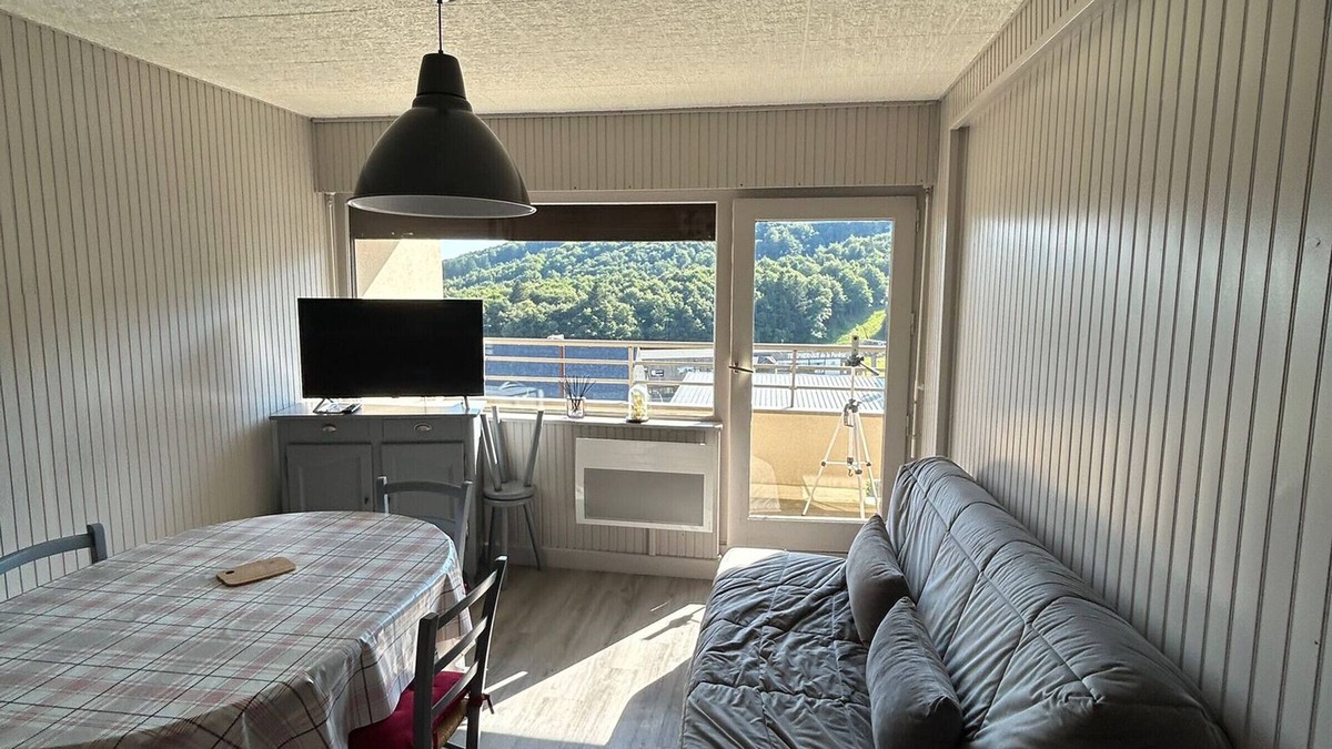 Besse-et-Saint-Anastaise Apartment | Cozy renovated apartment in central Super Besse