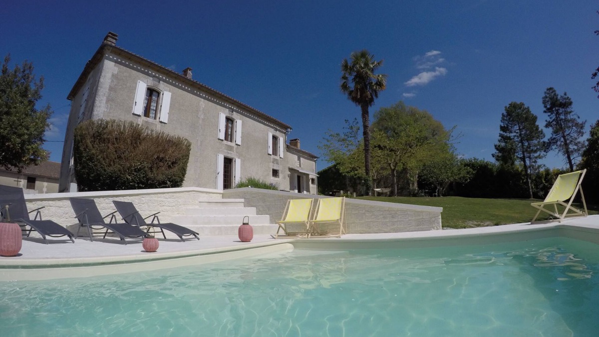 Bors de Montmoreau House | BEAUTIFUL COUNTRY HOUSE (7ha) WITH PRIVATE HEATED POOL