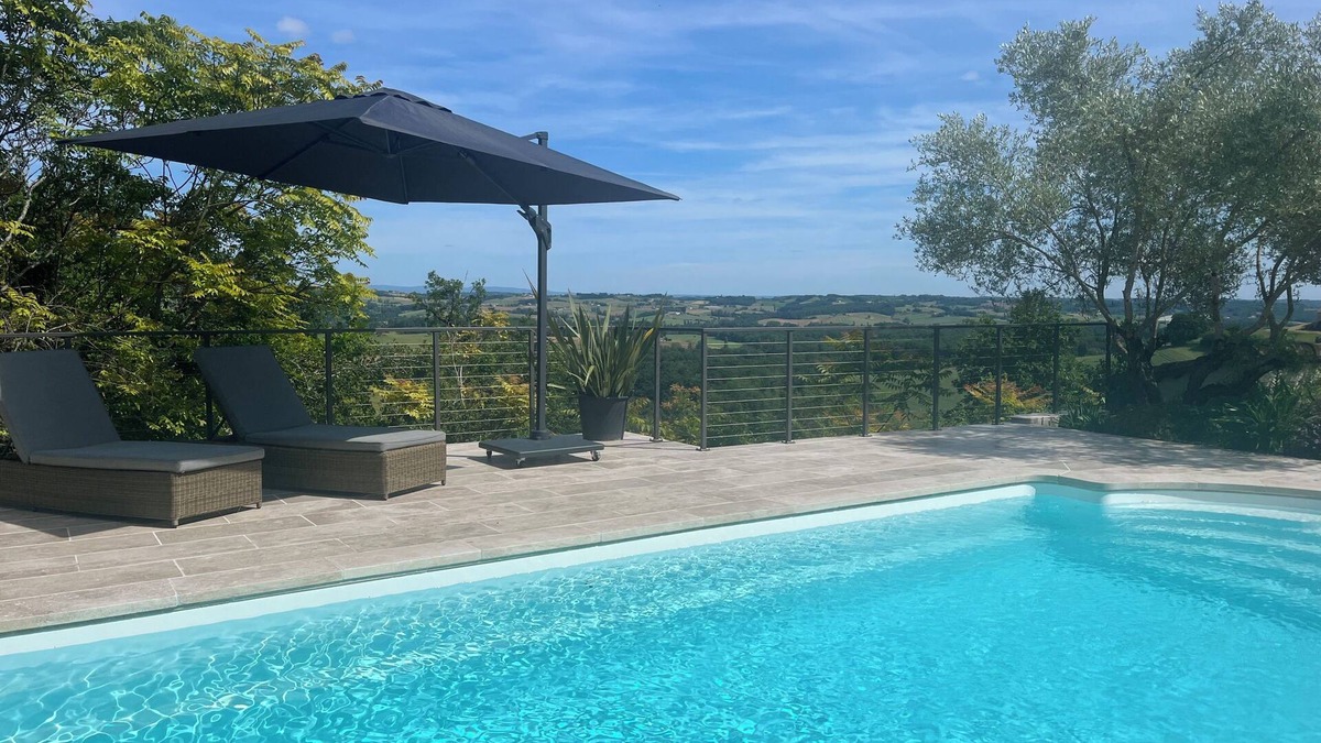 Castelnau-Montratier-Sainte-Alauzie Cottage | Peaceful retreat with salt pool and stunning panoramic views of the countryside
