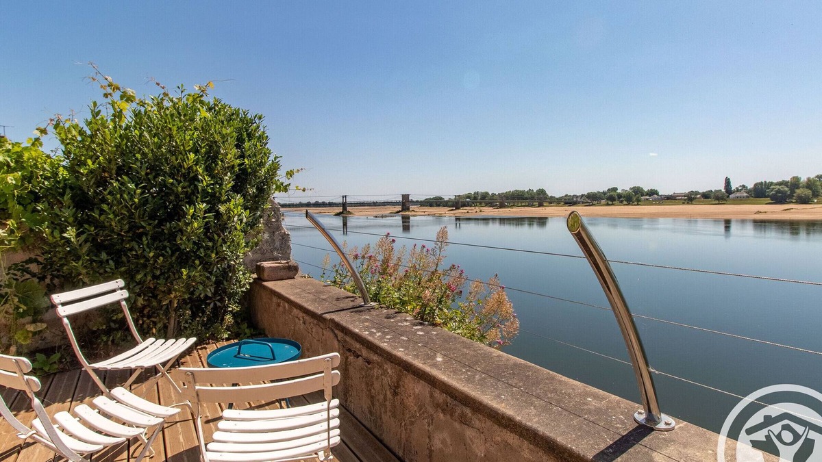 Ingrandes-Le Fresne sur Loire Cottage | Authentic 3-Level House with Terrace and Loire View