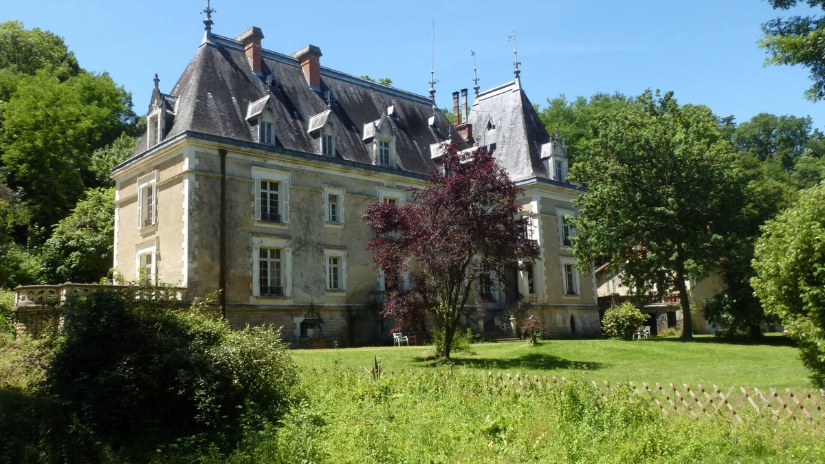 Javerlhac-et-la-Chapelle-St-Robert Other | Le Chateau du Logis, in the heart of the Perigord Limousin National Park