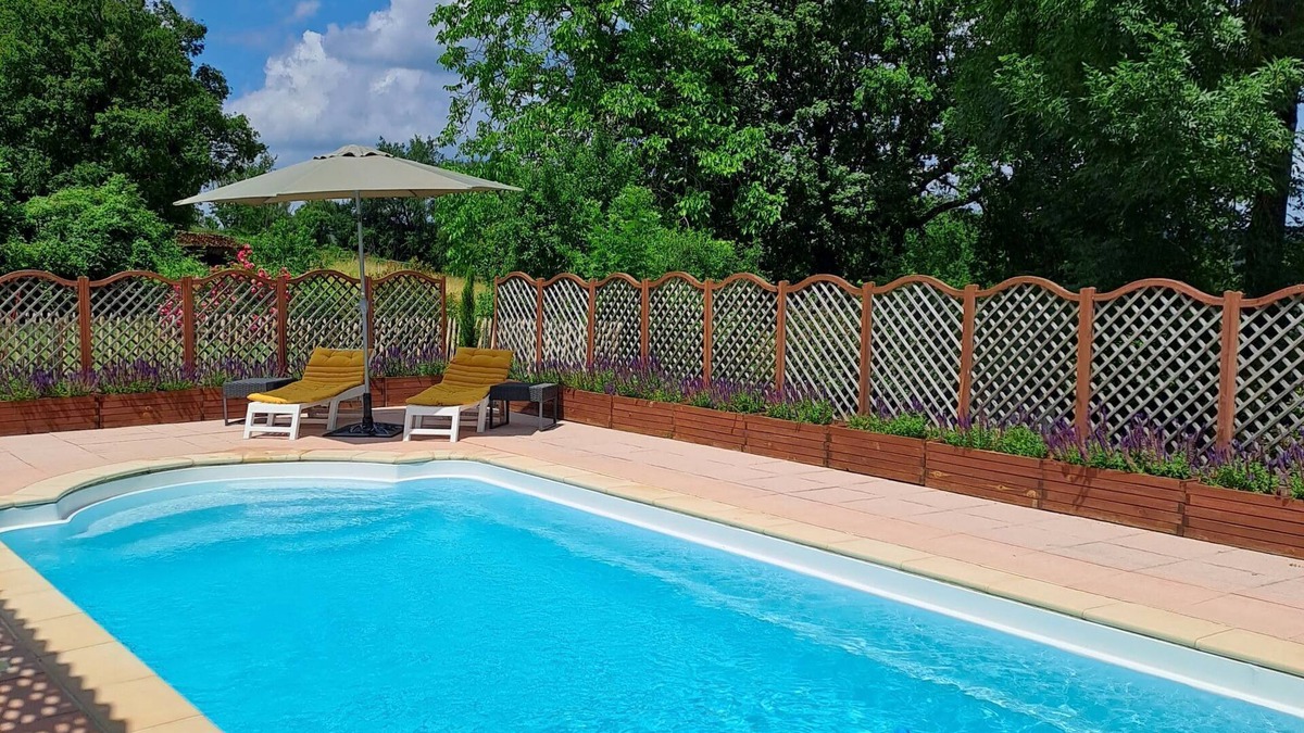 La Rochebeaucourt-et-Argentine House | Beautiful old barn with a private swimming pool in Dordogne