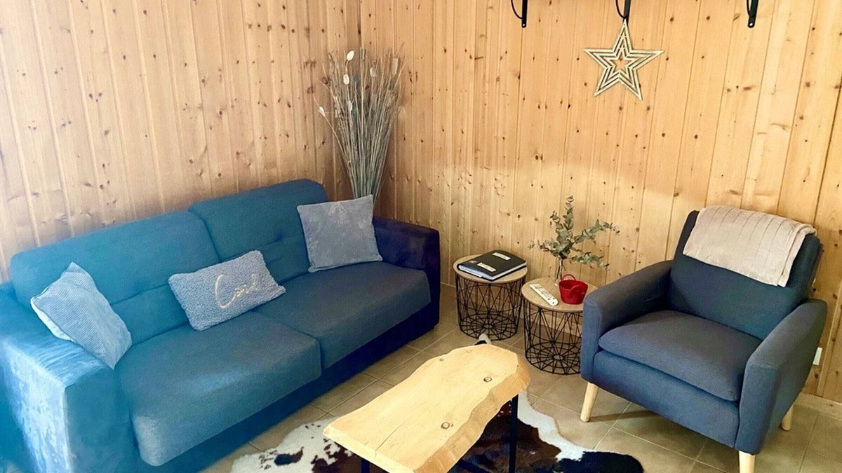 La Joue du Loup Ski Chalet | Semi-detached chalet, 3 rooms, 7 ppl, equipped kitchen, free parking, pet-friendly