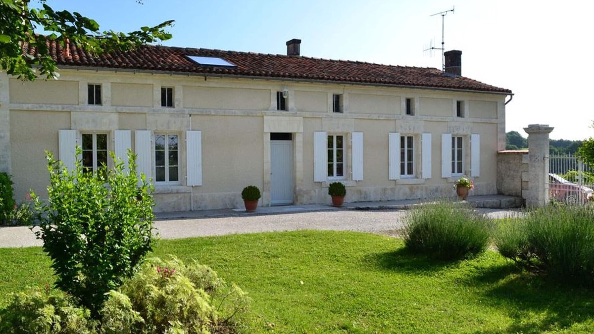 Lignieres-Sonneville Cottage | Charming 18th Century Cottage with Private Garden, Near Cognac Vineyards