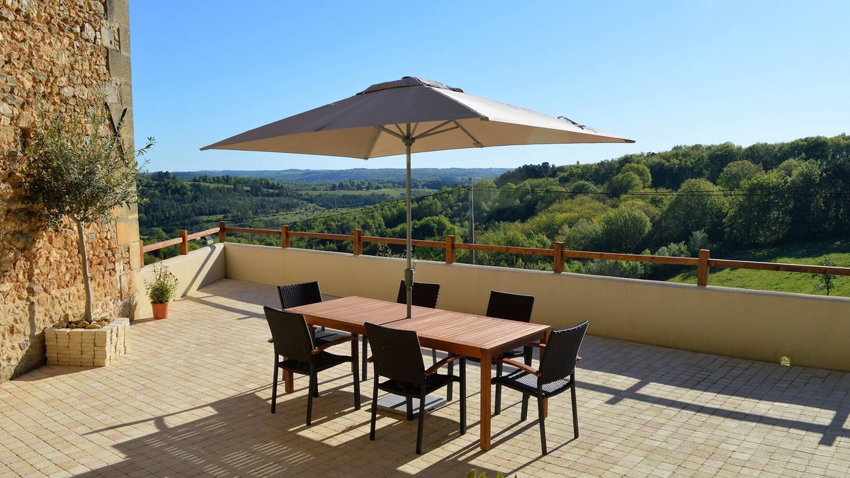 Rouffignac-Saint-Cernin-de-Reilhac House | Aux volets bleus chez Mark & Sylvie