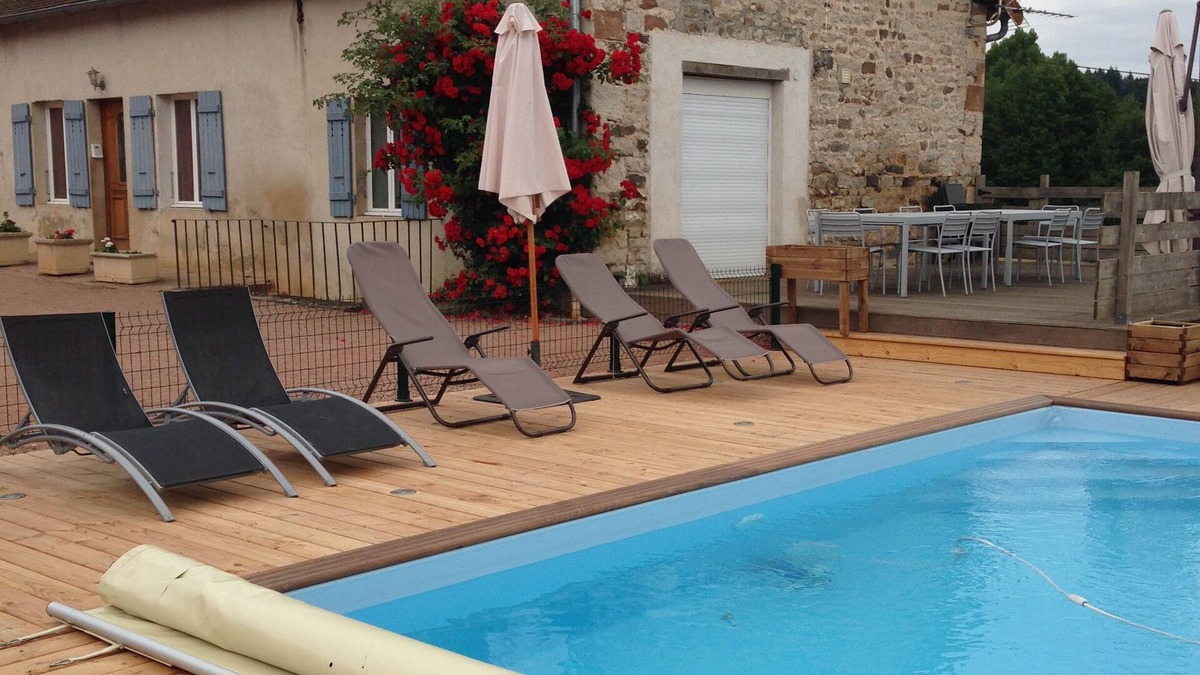 Saint-Bonnet-de-Vieille-Vigne Cottage | vacation rentals with pool, in Saint-Bonnet old vine 71430