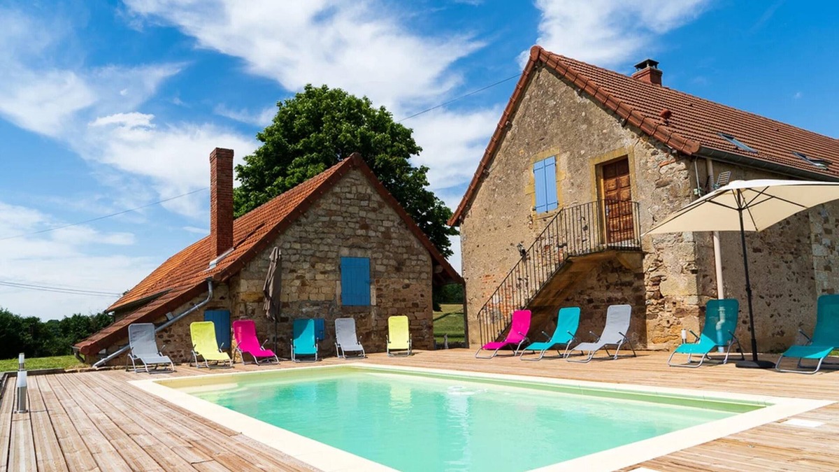 Saint-Bonnet-de-Vieille-Vigne Villa | Homerez - Amazing villa for 15 ppl. with swimming-pool, sauna and terrace