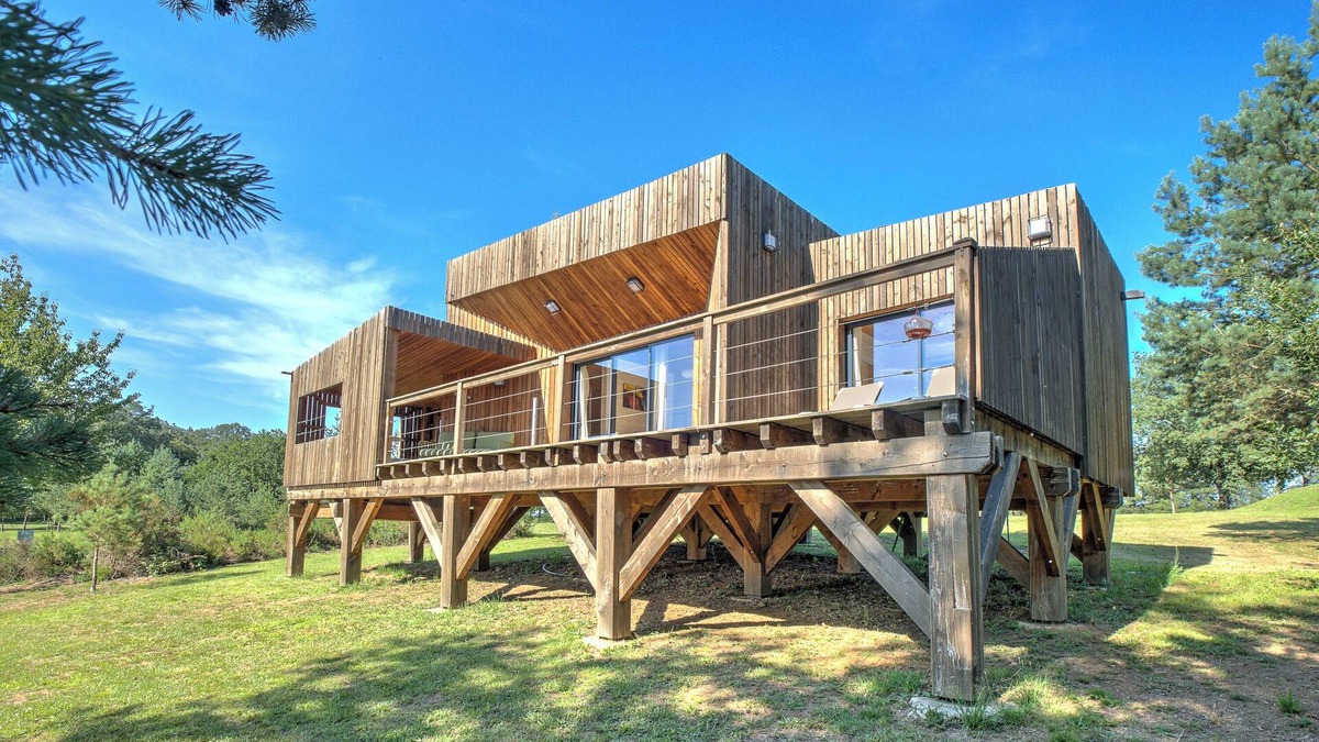 Saint-Felix-de-Reillac-et-Mortemart Bed & Breakfast | Inn 'Lodge Bruyère' with Private Pool, Wi-Fi and Air Conditioning