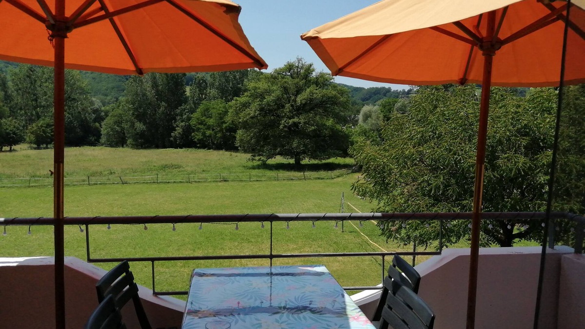 Saint-Geniez-d'Olt Apartment | O BRAC D'OLT,gîte 3 épis GDF, swimming pool, magnificent view, nature, calm in the heart of the PNRA