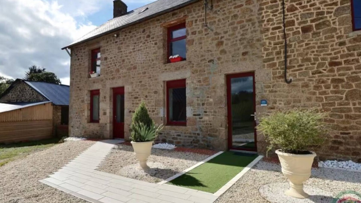 Saint-Georges-de-Reintembault House | Country cottage La Vieille Mazure