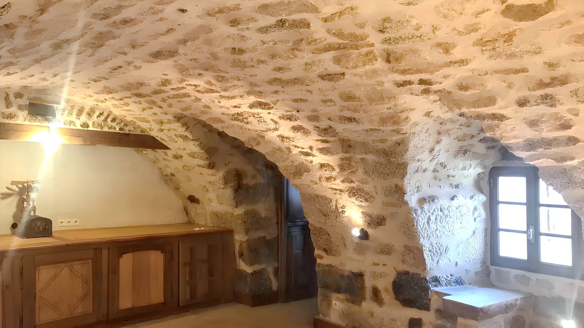 Saint-Hilaire-Cusson-la-Valmitte House | Homerez - House in Saint-Hilaire-Cusson-la-Valmitte