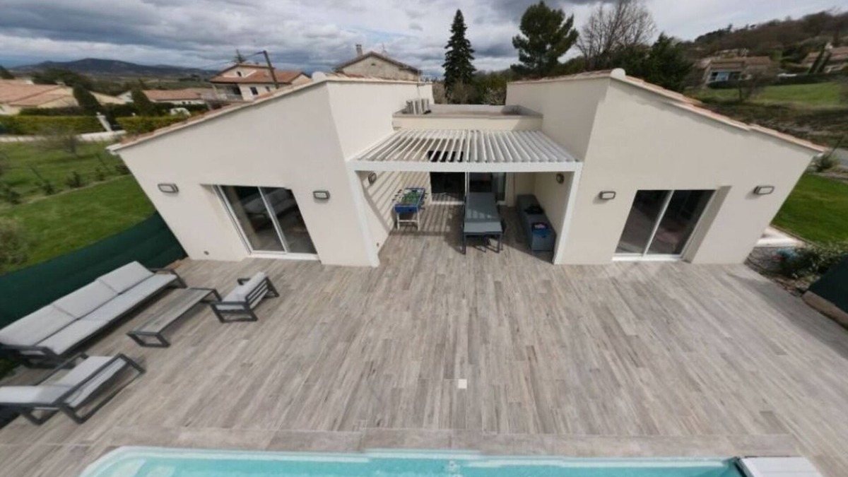 Saint-Jean-de-Maruejols-et-Avejan Villa | Comfortable single-storey villa, sleeps 6, with heated pool