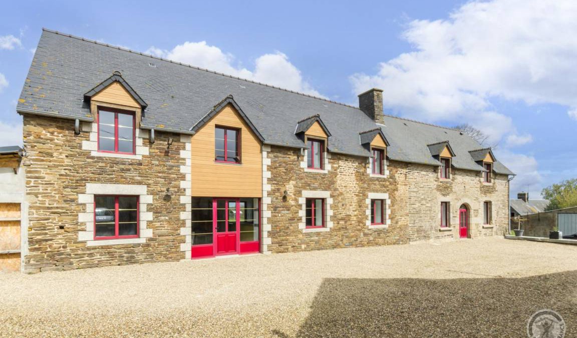 Saint-Laurent-de-Terregatte House | 200 m² Gîte ∙ 5 bedrooms ∙ 12 guests