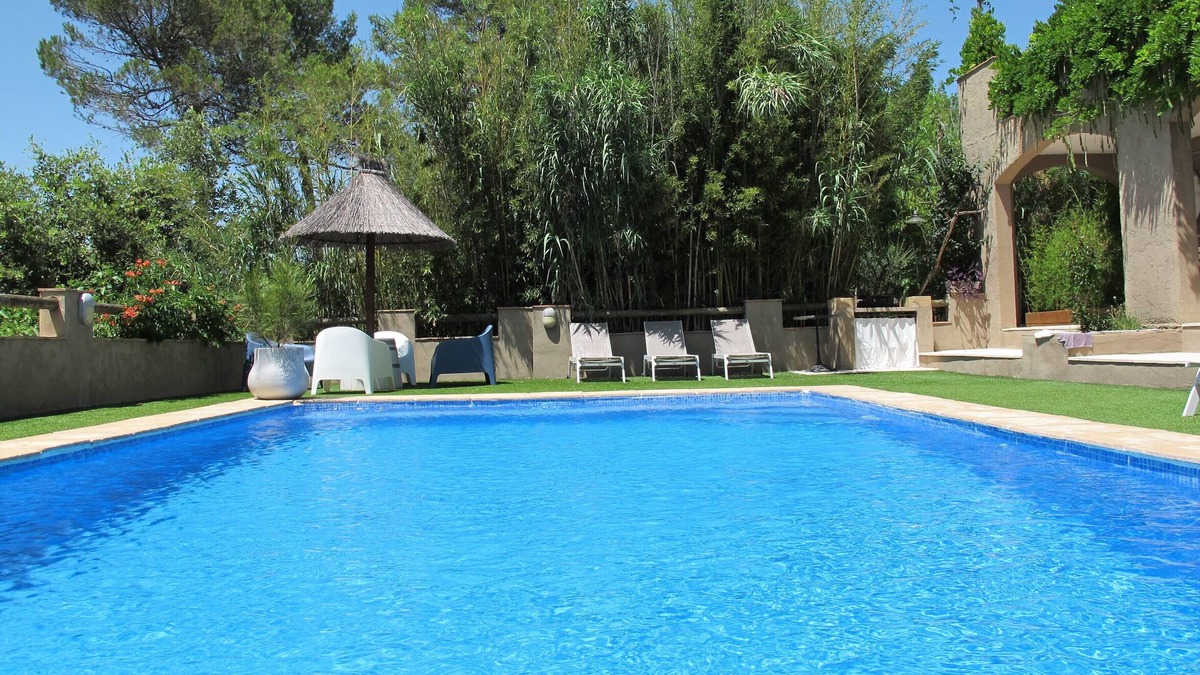 Saint-Maximin-la-Sainte-Baume Apartment | Charming gîte for 5 people with private heated swimming pool in St Maximin