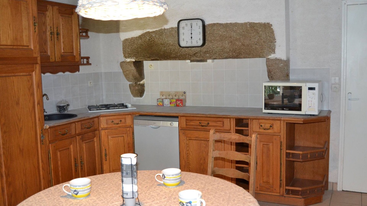 Saint-Pierre-des-Echaubrognes House | Country Gite