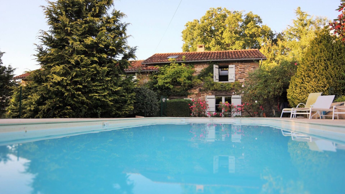 Saint-Romain-et-Saint-Clement House | Charming house with private heated pool and sauna in the countryside