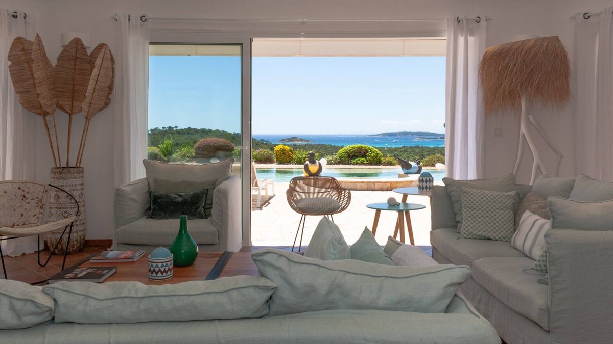 Sainte-Lucie-de-Porto-Vecchio Villa | Overlooking the sea on the Bay of Saint Cyprien, 4 bedroom villa with pool