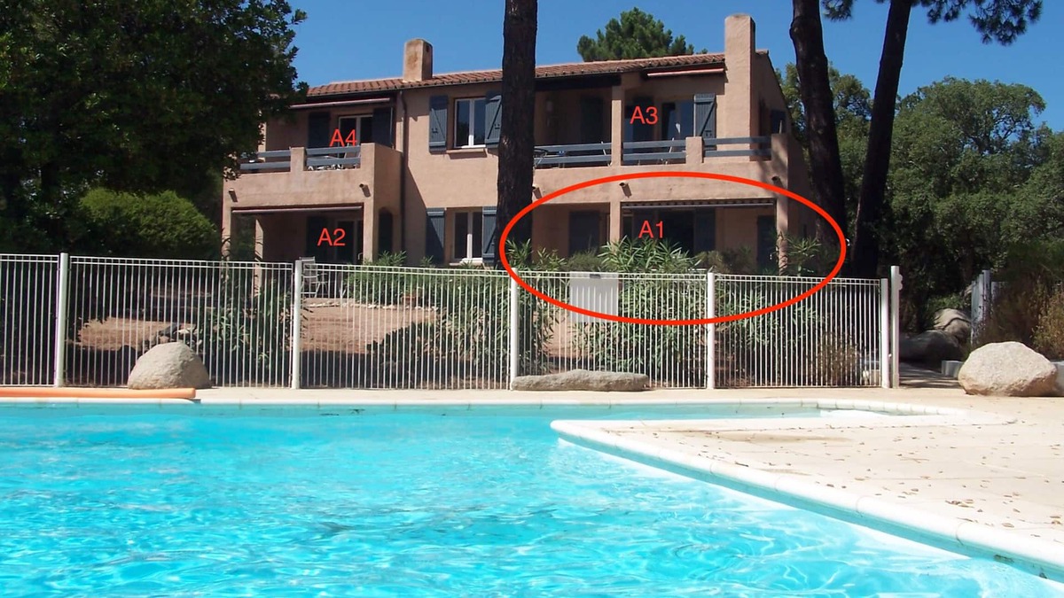 Sainte-Lucie-de-Porto-Vecchio Apartment | Lower studio in beach villa at -900m, large swimming pool, exceptional location