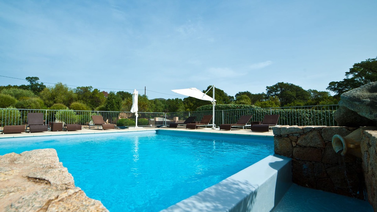 Pinarellu House | Apartments in Residence with swimming pool