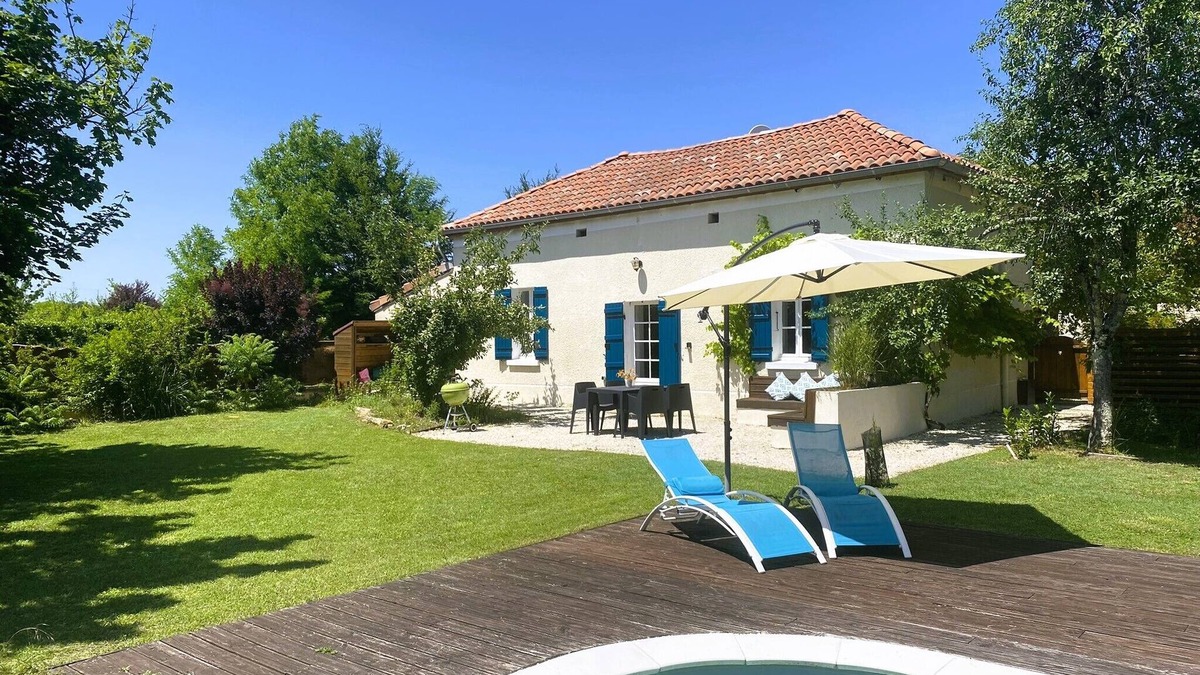Sorges-et-Ligueux-en-Perigord Cottage | Gite La Banette - This cozy 1-4 person gite is fully equipped.