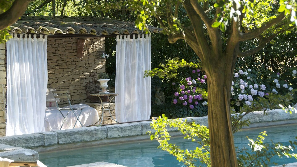 Paluds de Noves Apartment | Daudet Romantic two-person apartment in Provence