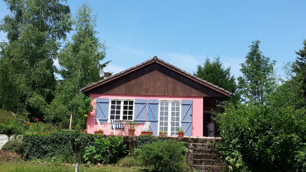 Ternuay-Melay-et-Saint-Hilaire House | Haus am See, in a quiet area in large grounds. Pets welcome.