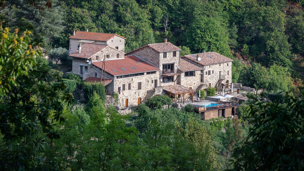 Asperjoc House | d'une Source