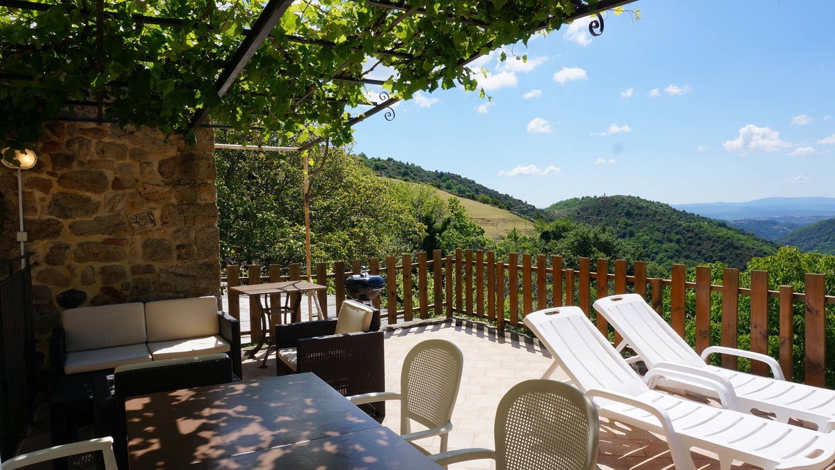 Asperjoc Cottage | Mas du Vernadel: 5 gites in the countryside with swimming pool:Gite FIGUIER 3/4 pers. max