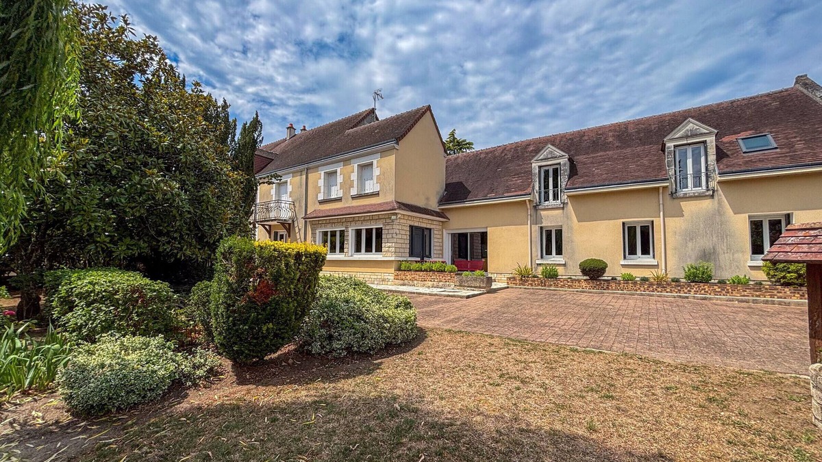 Faverolles Cottage | Spacious Cottage near Valençay with Shared Heated Pool, Tennis & Lake Access
