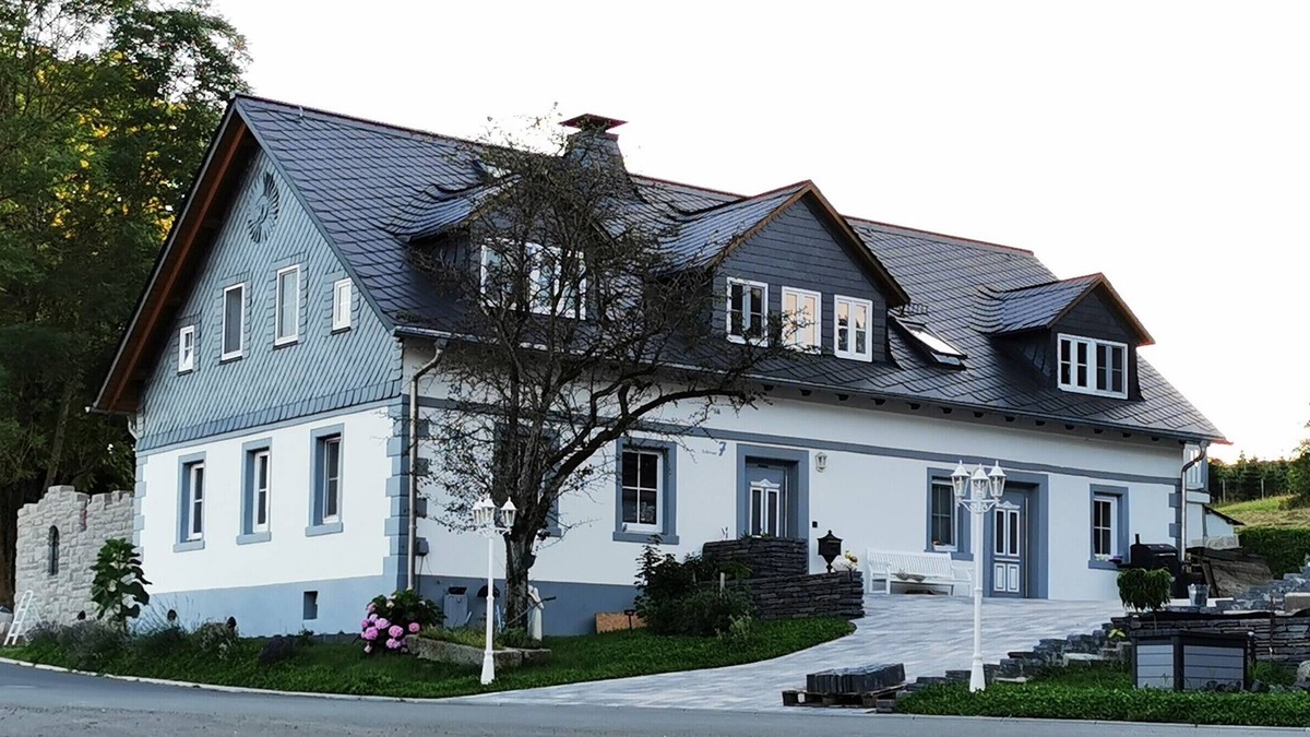 Presseck Apartment | Franconian forest farmhouse, modern apartment, own access, fully equipped!