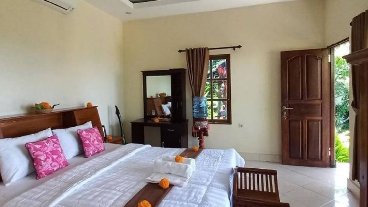 Seraya House | Frangipani Inn & Restaurant