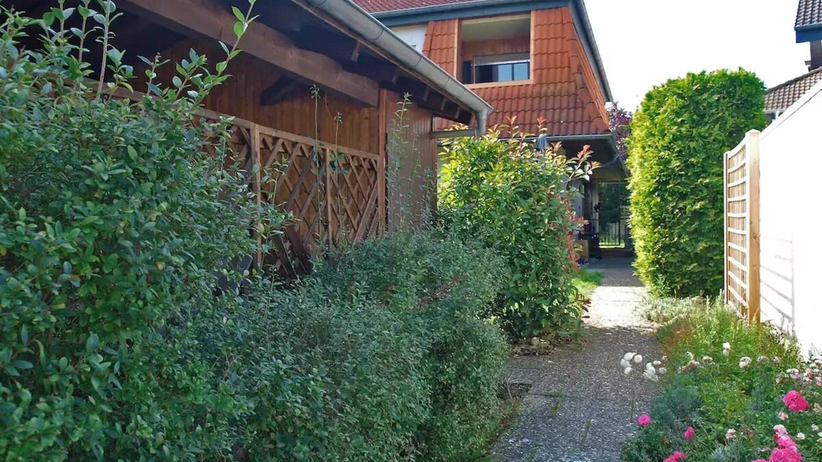 Rodgau Apartment | Frankfurt Darmstadt Offenbach vicinity - quiet cozy pied à terre near forest