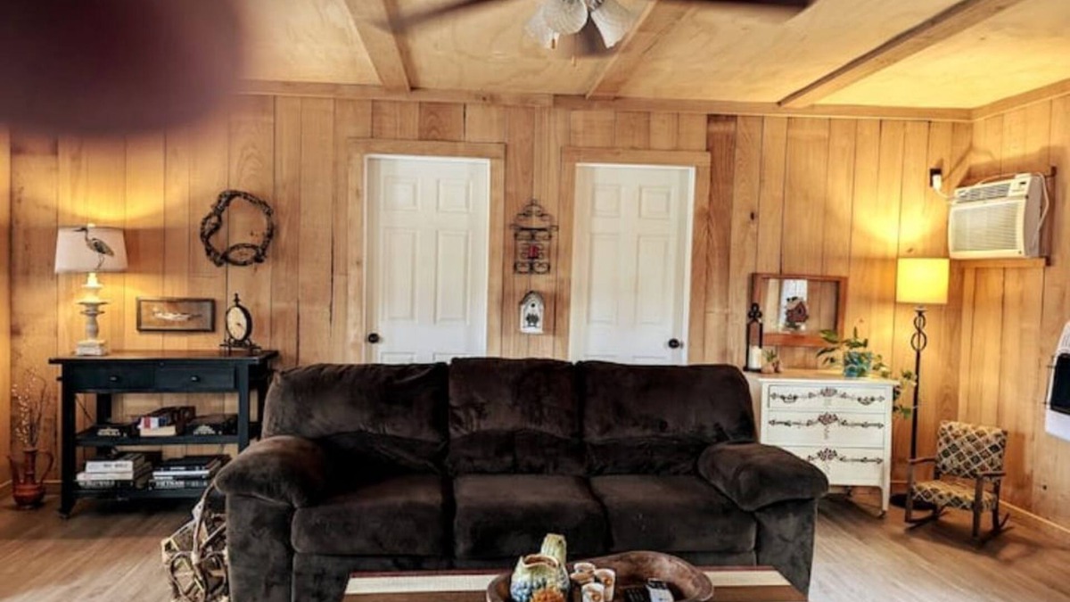 Decaturville Cottage | Frankie's Cottage