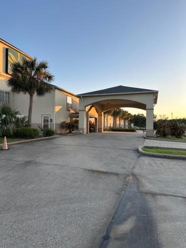Franklin Hotel | Franklin Inn & Suites