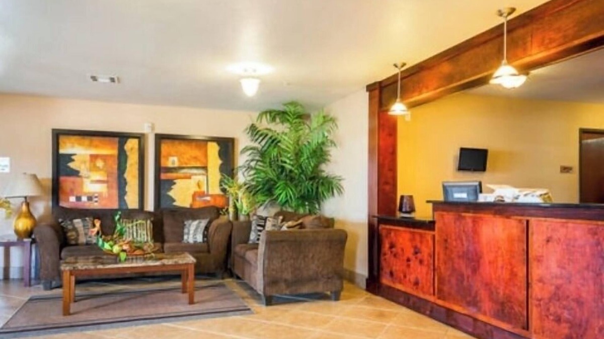Franklin Hotel | Franklin Inn & Suites