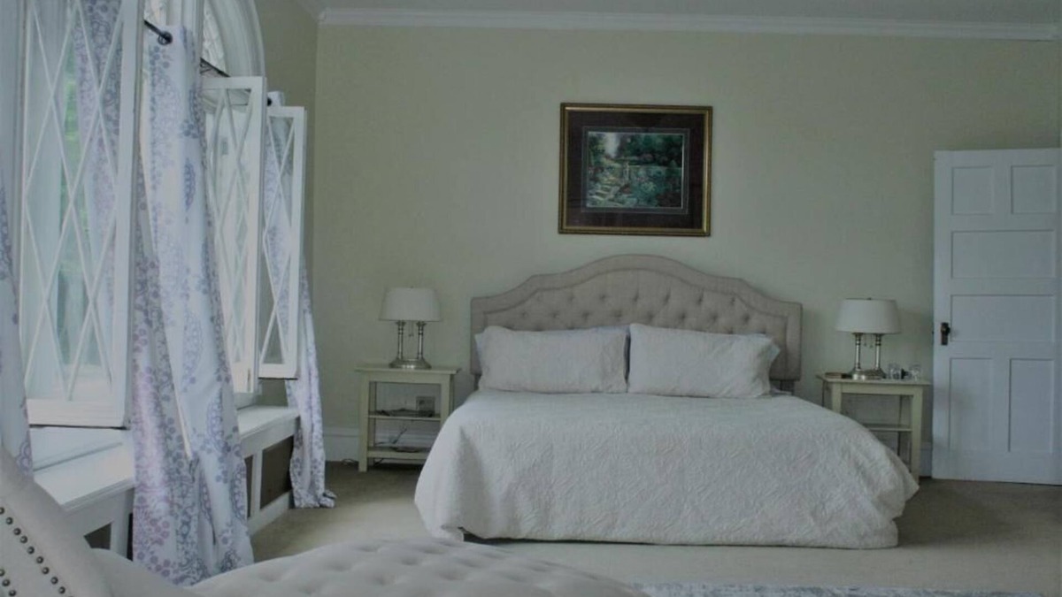 Saranac Lake Bed & Breakfast | Franklin Manor - King Suite with EnSuite Bathroom and Private Porch