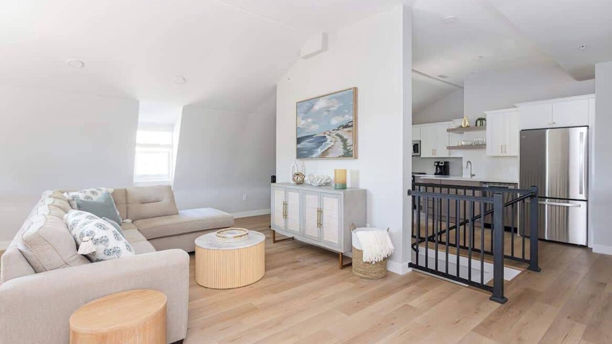 Yachting Village House | Franklin Street Suite by STAY Newport