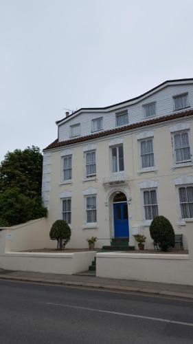 St. Helier Bed & Breakfast | Franklyn Guesthouse