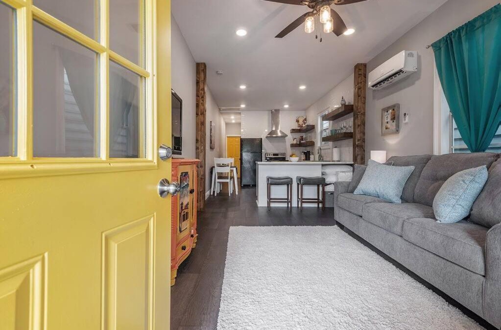 Historic Ybor Apartment | Franks Farmhouse Shotgun style apt in Ybor City