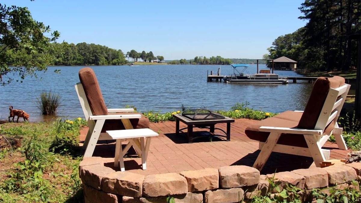 Berryville House | Frankston Home w/Deck & Fishing on Lake Palestine