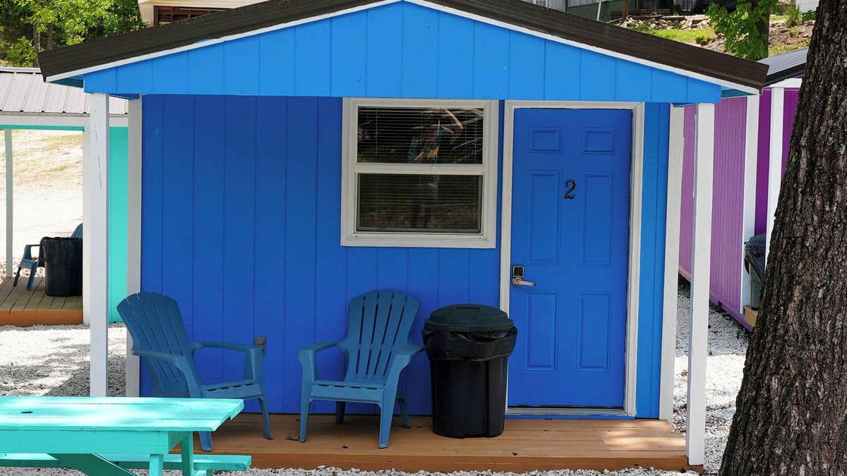 Sunrise Beach Cabin | Franky and Louies Blue Cabin 2