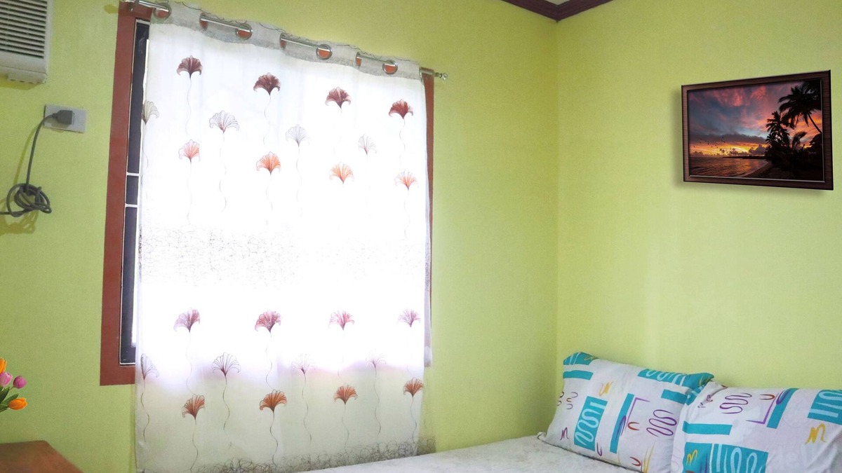 San Francisco Island House | Franky Jay Guesthouse has 2 bedrooms with air-condition.
