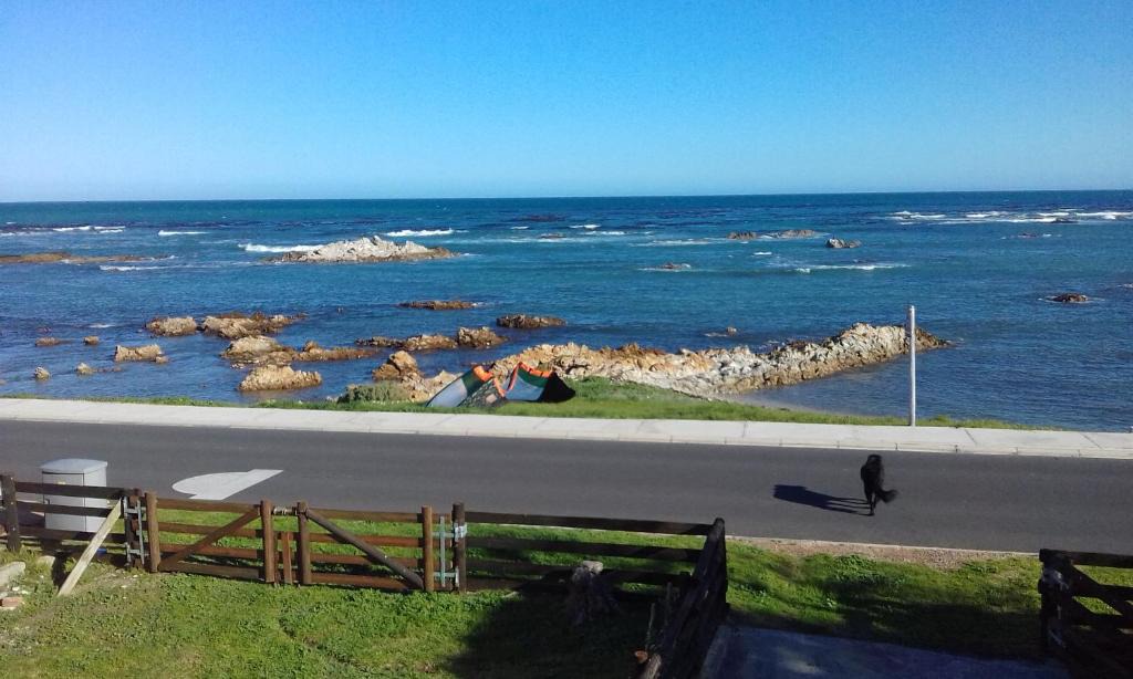 Franskraal House | Franskraal-Bit of Salt-Rustic Family Beach House-From R1650 per night, sleeps 6,min 2 nights